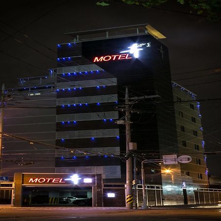 Hue Motel Busan Bagian luar foto