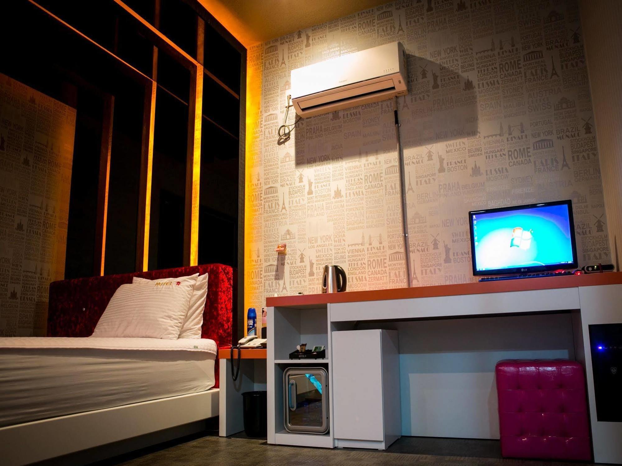 Hue Motel Busan Bagian luar foto