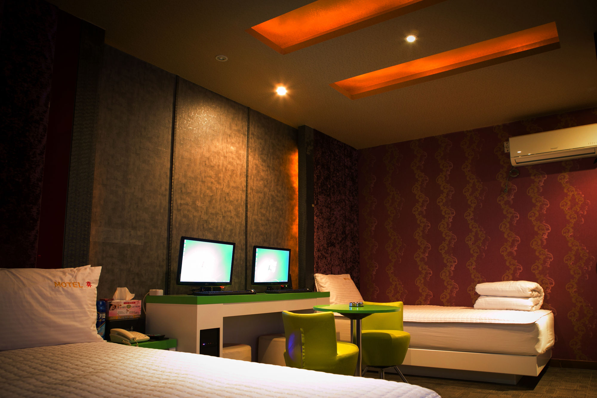Hue Motel Busan Bagian luar foto