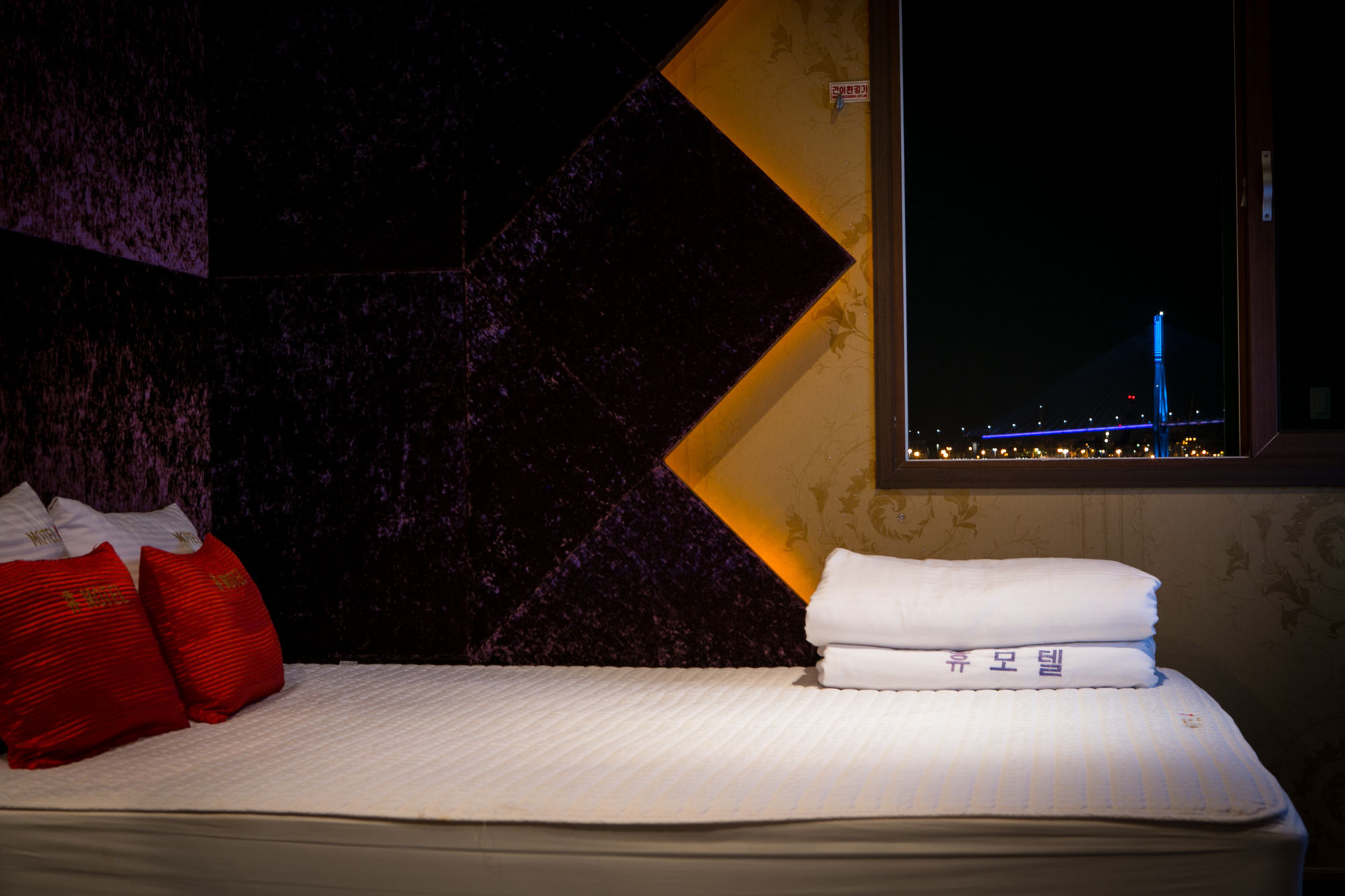 Hue Motel Busan Bagian luar foto
