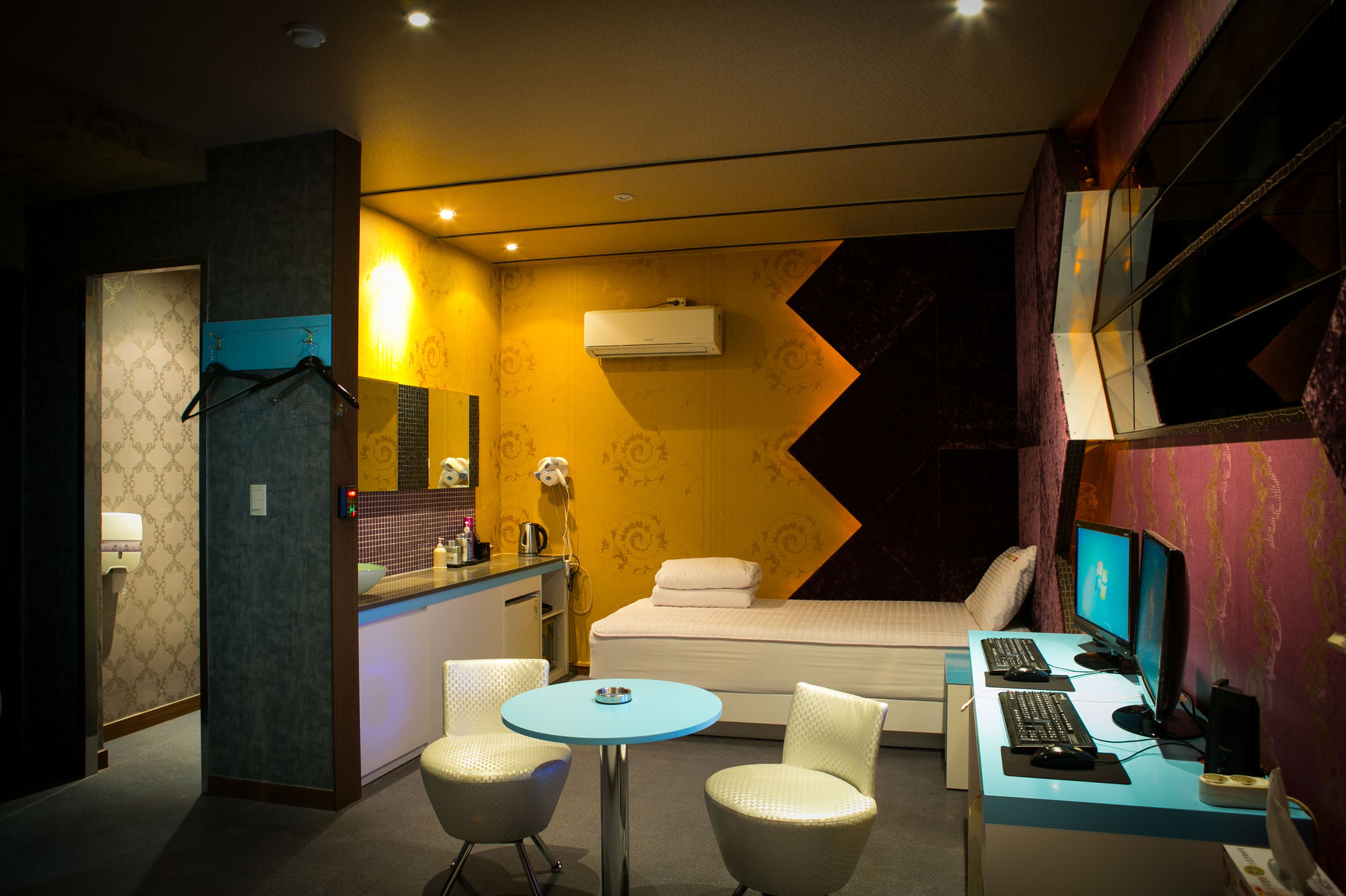Hue Motel Busan Bagian luar foto