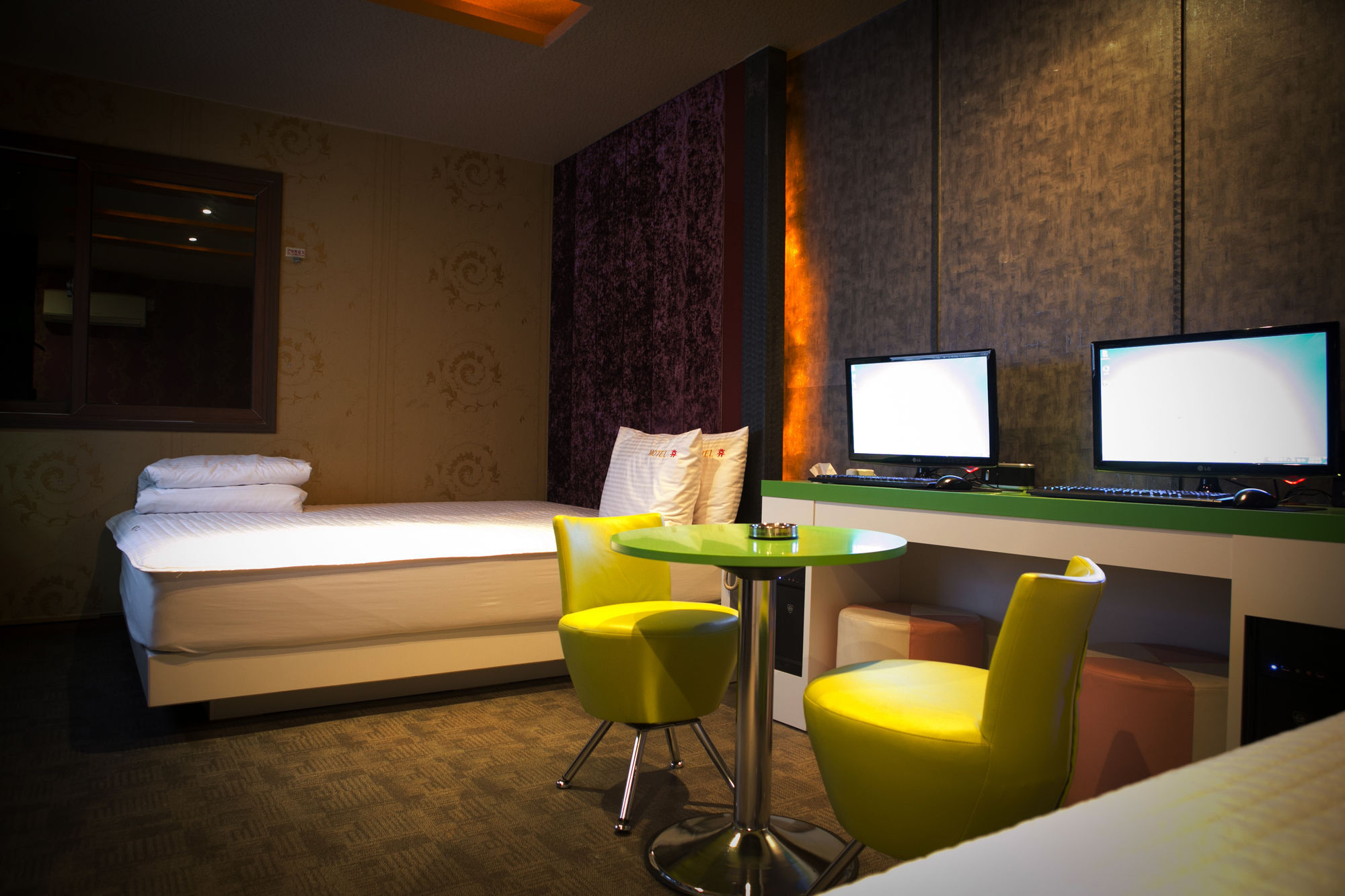 Hue Motel Busan Bagian luar foto